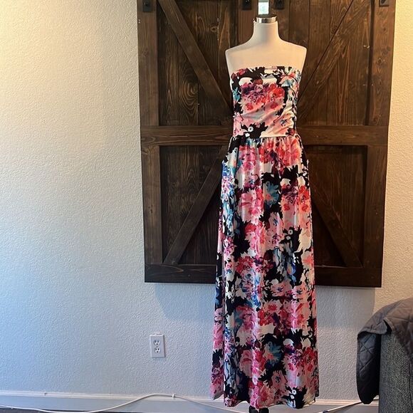 New Strapless Floral Bohemian Maxi Dress with Pockets - Picture 2 of 13